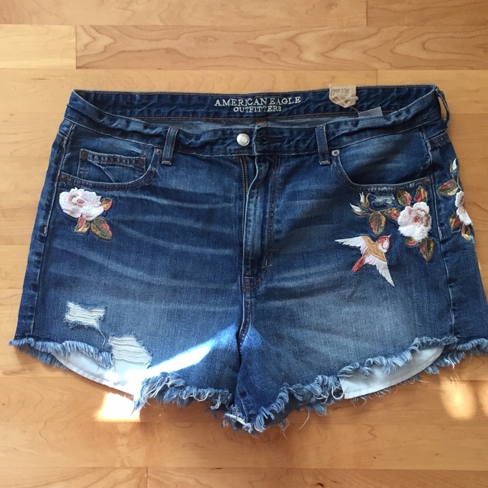American Eagle Hi-Rise Festival Short (Vintage)